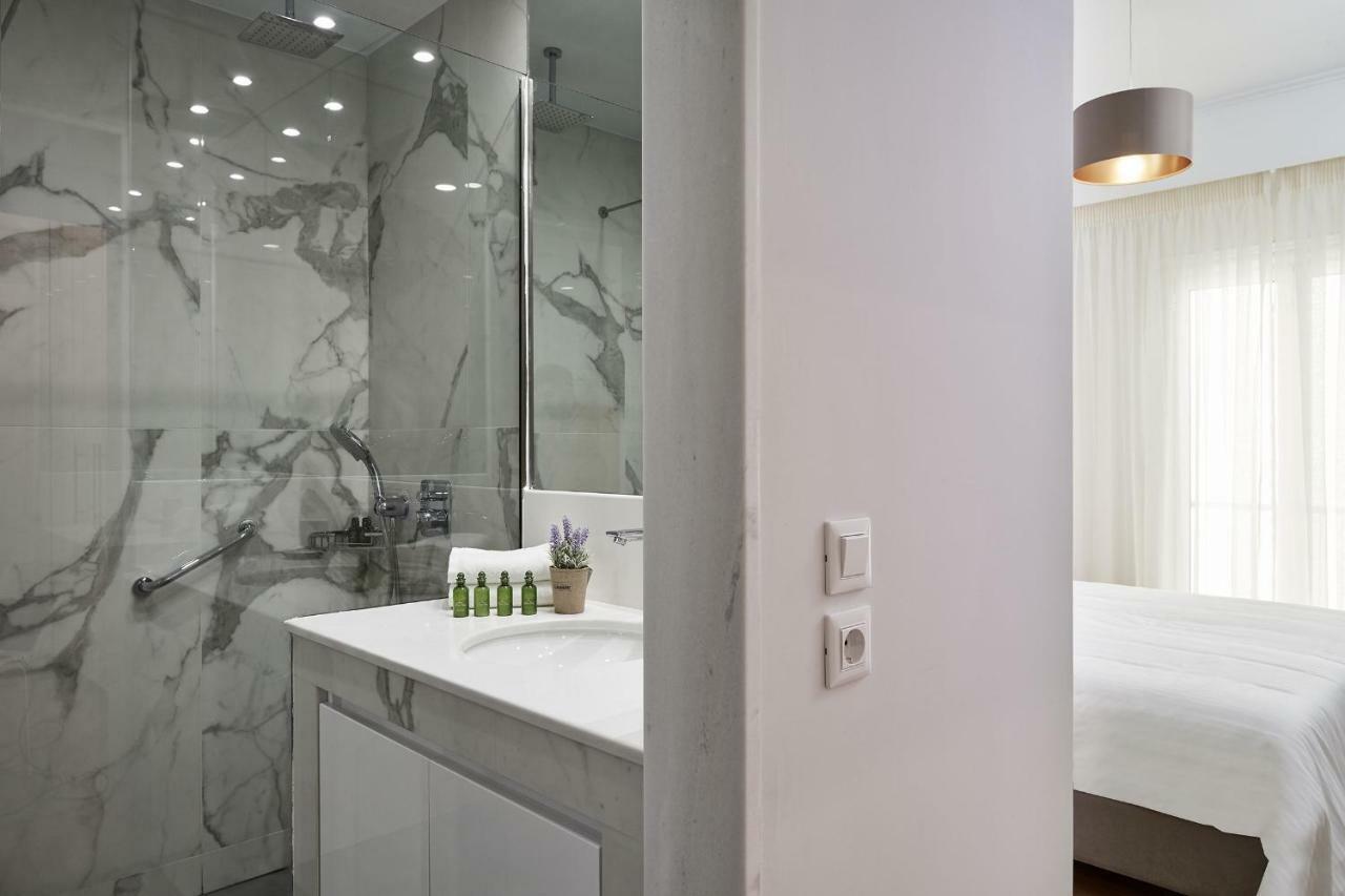 Luxurious Spacious Apt Next To Hilton Hotel Атина Екстериор снимка