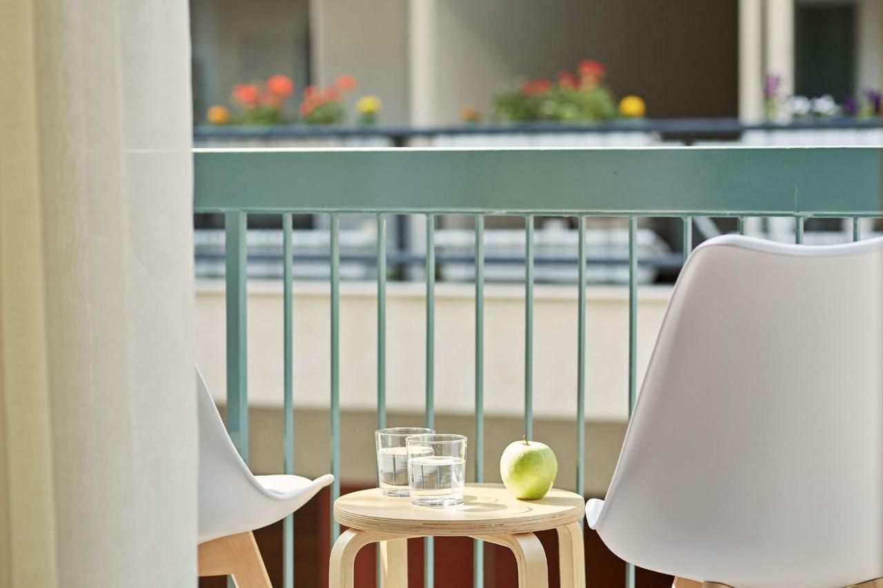 Luxurious Spacious Apt Next To Hilton Hotel Атина Екстериор снимка