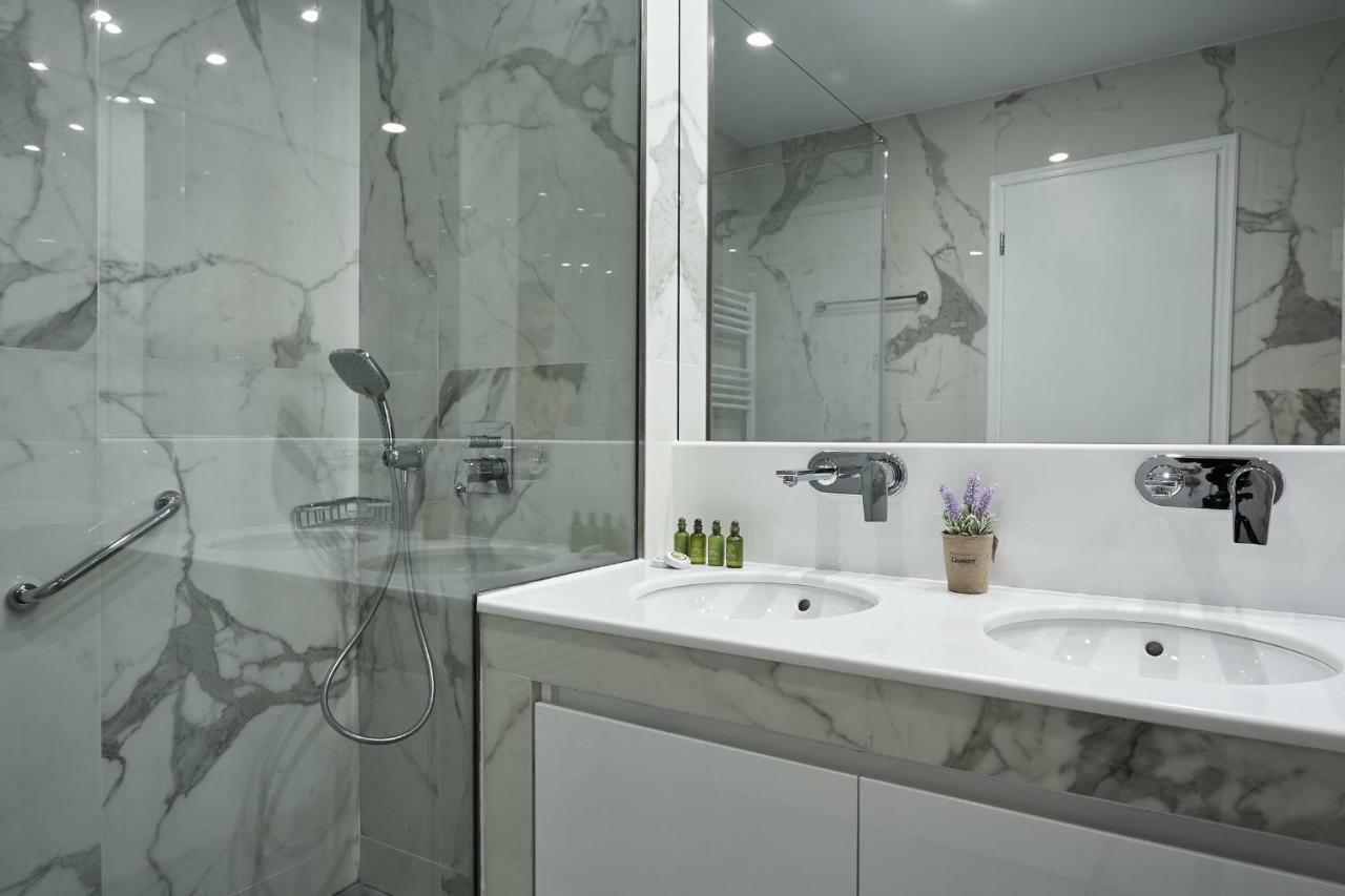 Luxurious Spacious Apt Next To Hilton Hotel Атина Екстериор снимка