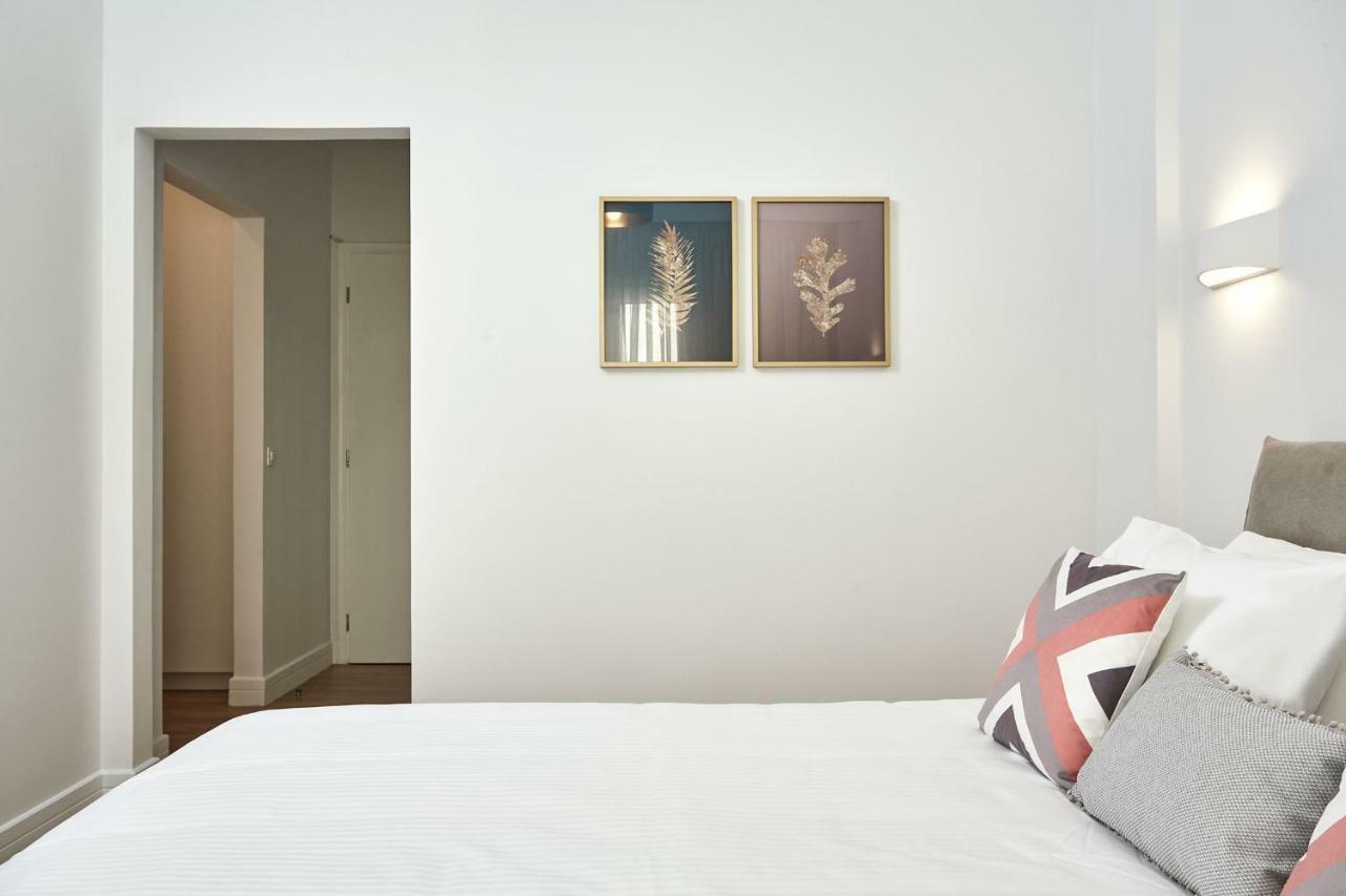 Luxurious Spacious Apt Next To Hilton Hotel Атина Екстериор снимка