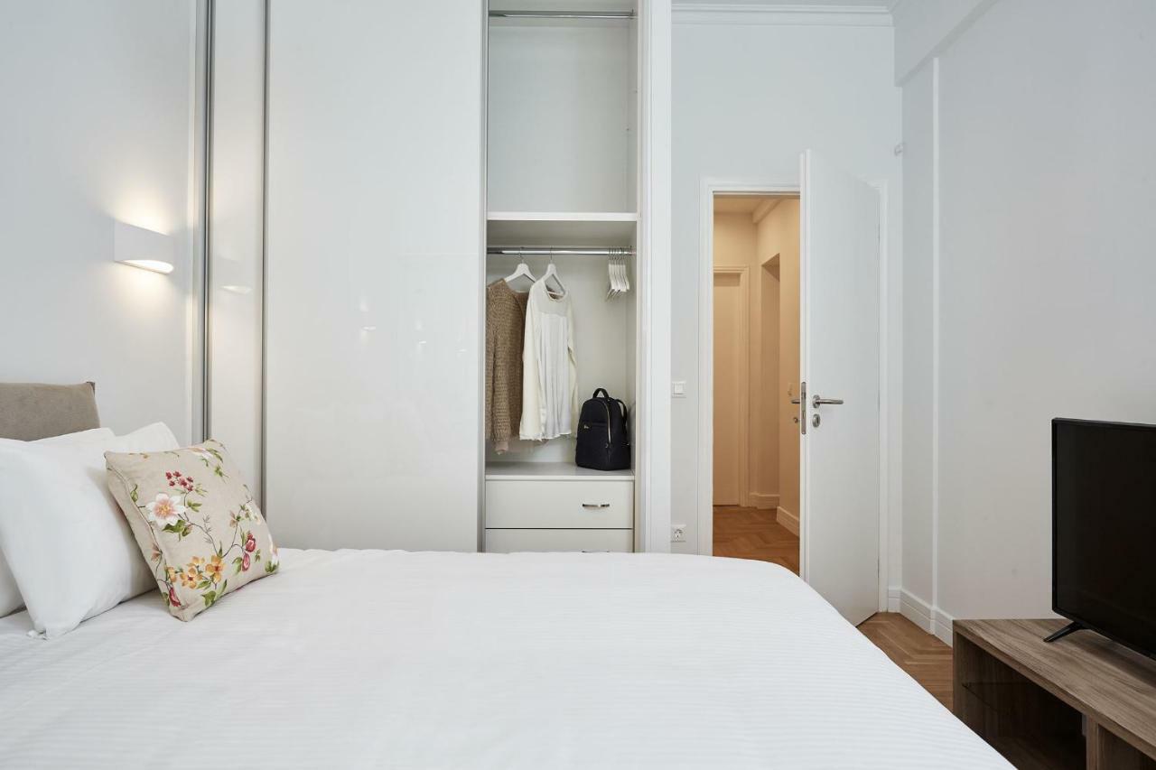 Luxurious Spacious Apt Next To Hilton Hotel Атина Екстериор снимка